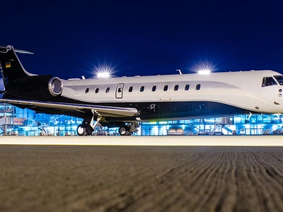 similar aircraft image