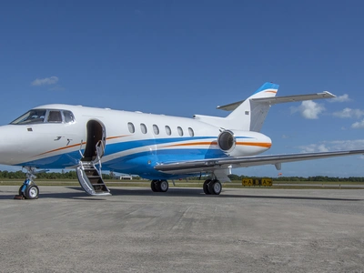 similar aircraft image